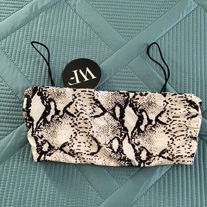 White fox snake print crop top
